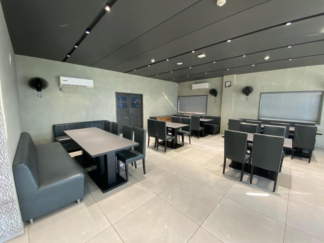 Lords Eco Inn Navsari Luaran gambar