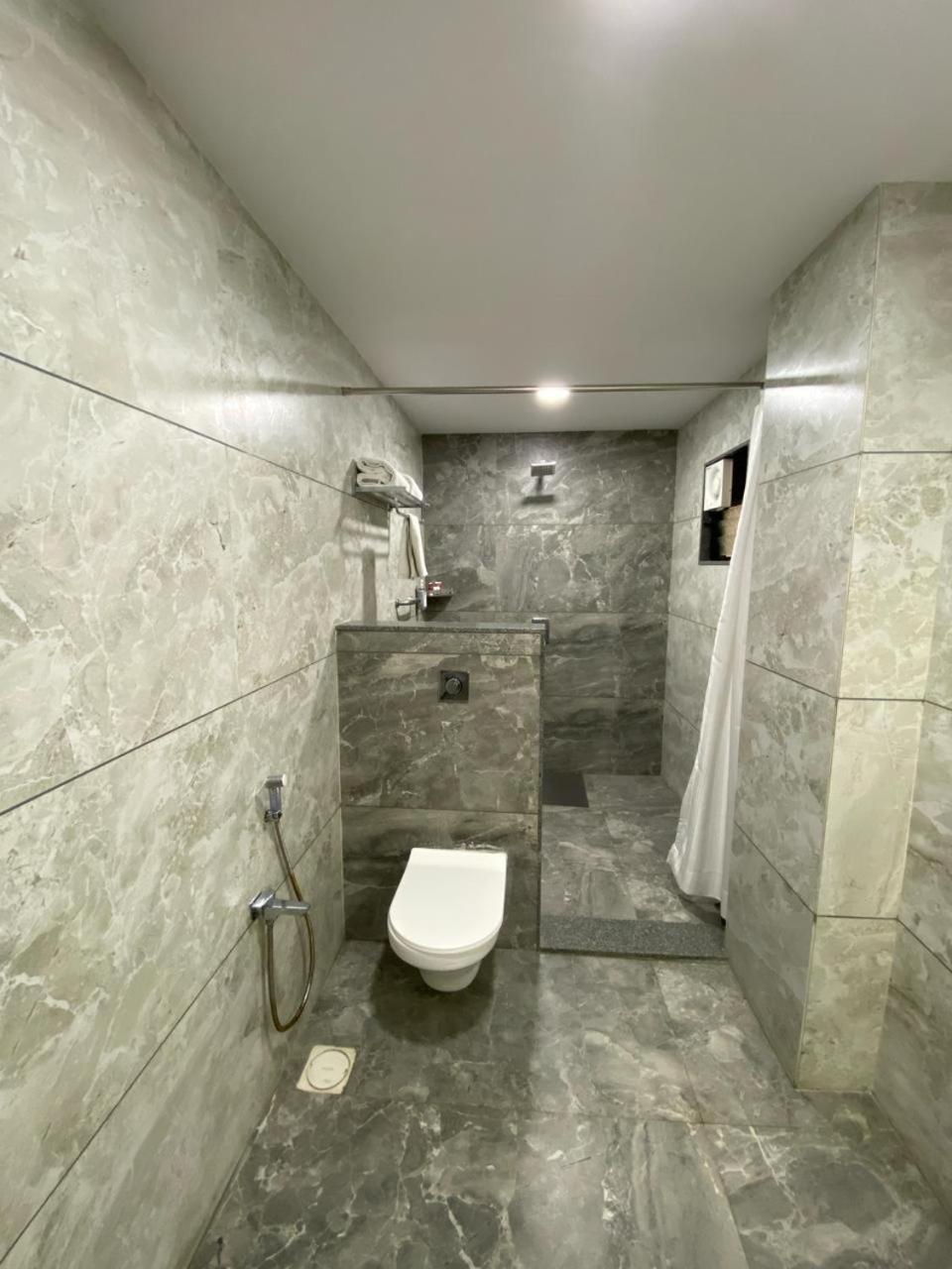 Lords Eco Inn Navsari Luaran gambar