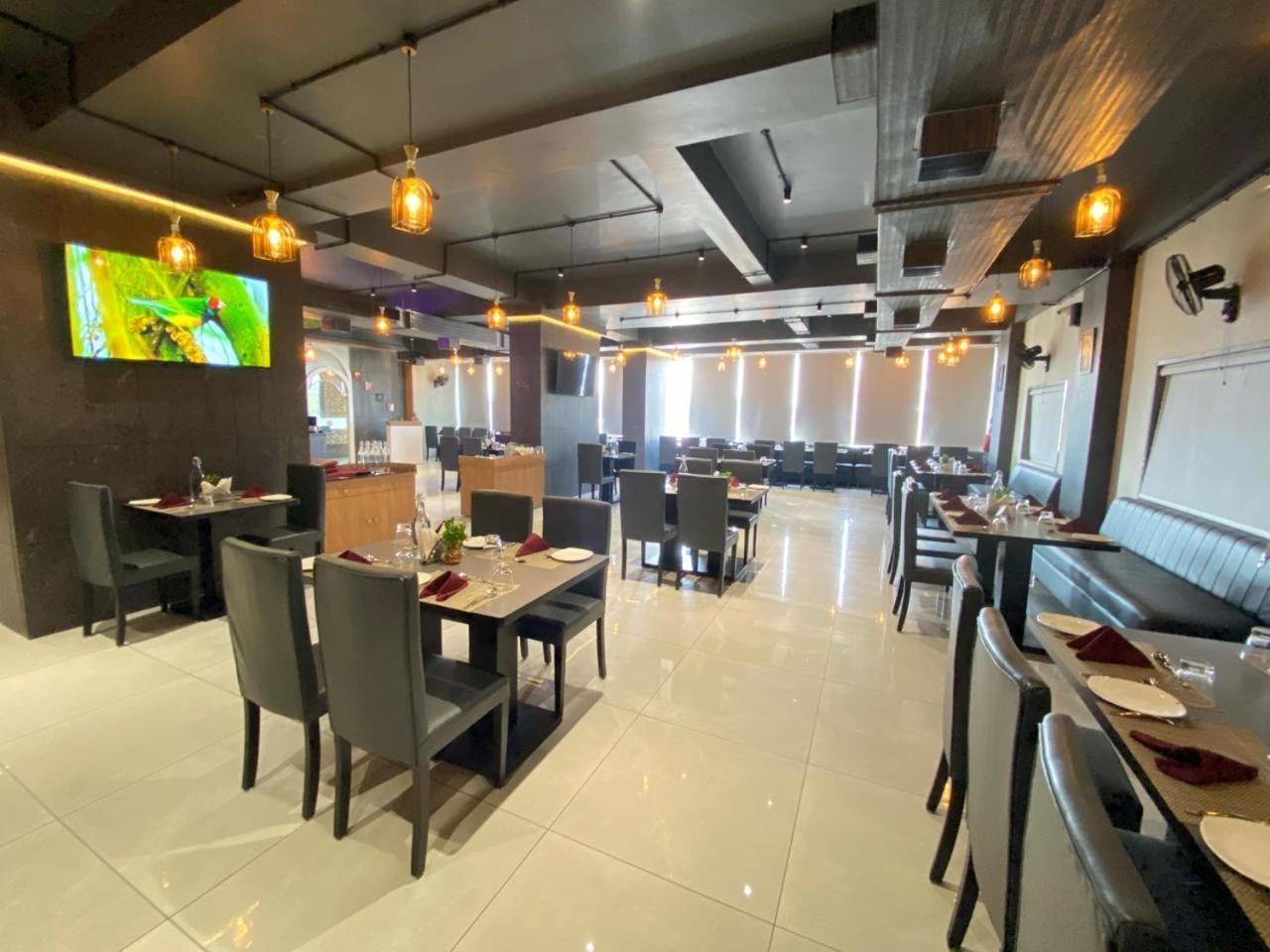 Lords Eco Inn Navsari Luaran gambar